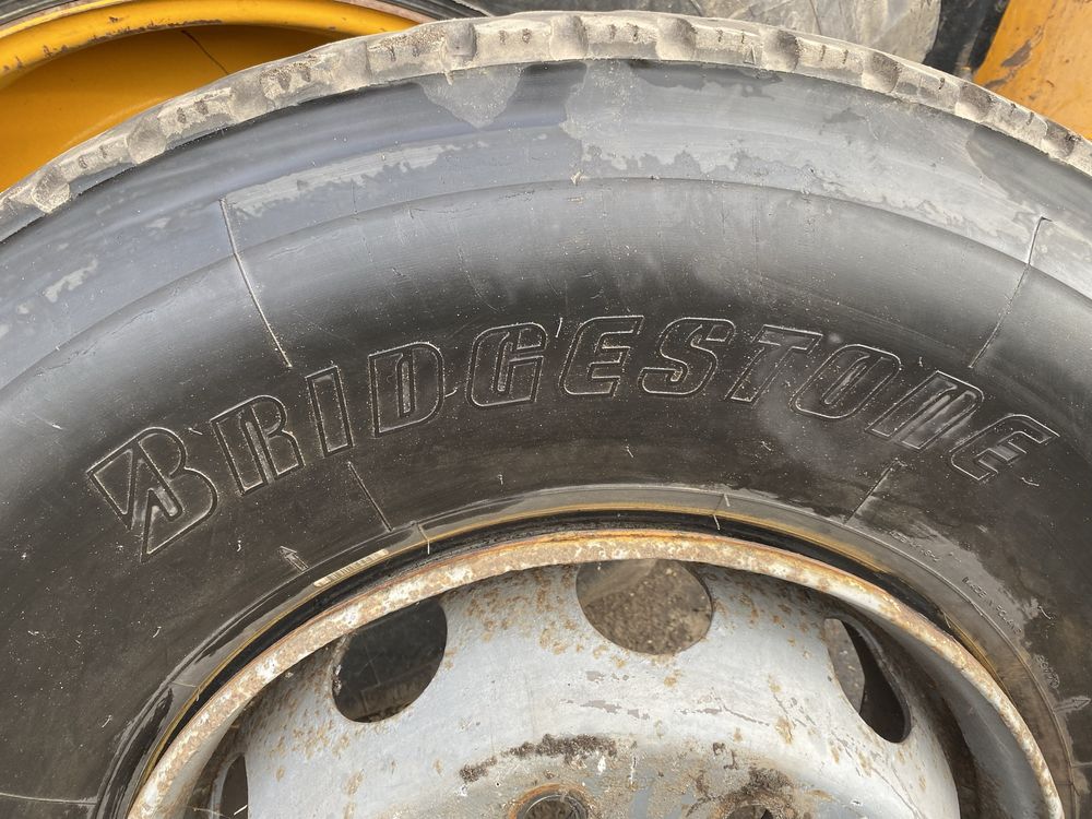 Шини 13r22.5 Bridgestone