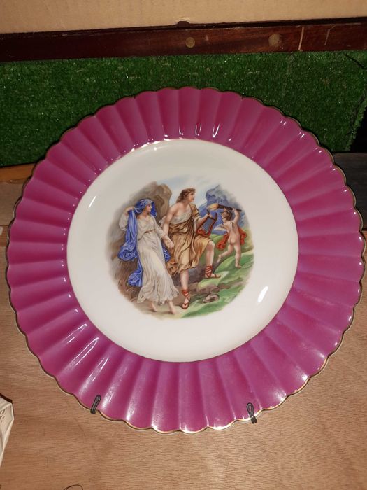 Prato decorativo  em porcelana de parede Vista Alegre 25cm. séc. xx