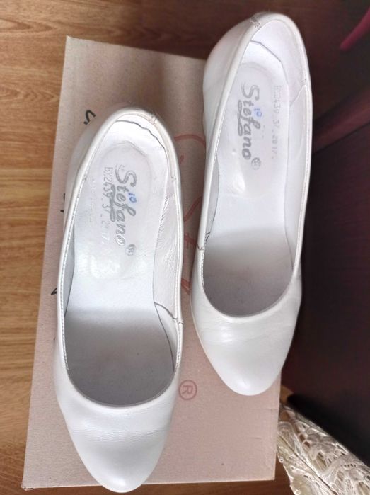 Весільні туфлі білі шкіряні ,37-38р