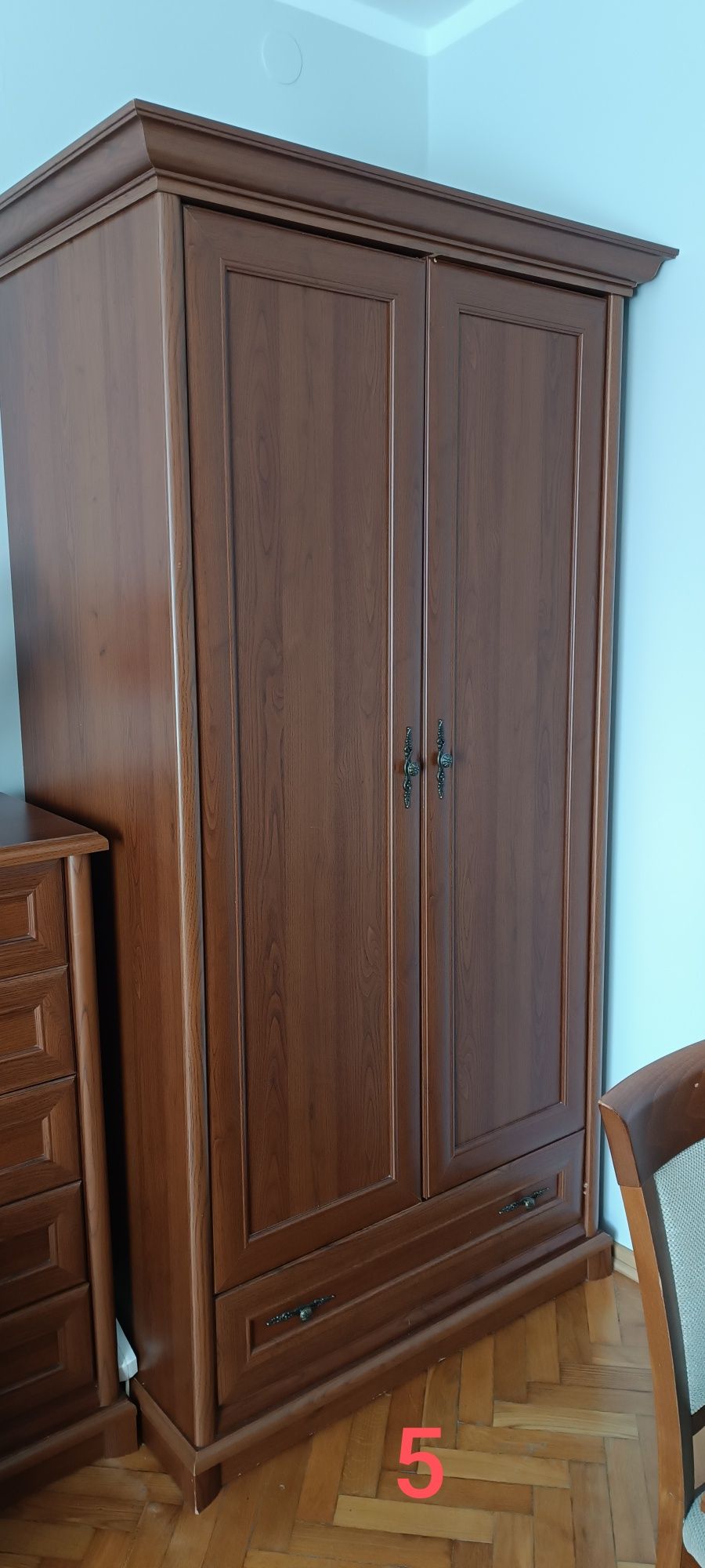 Komplet mebli pokojowych