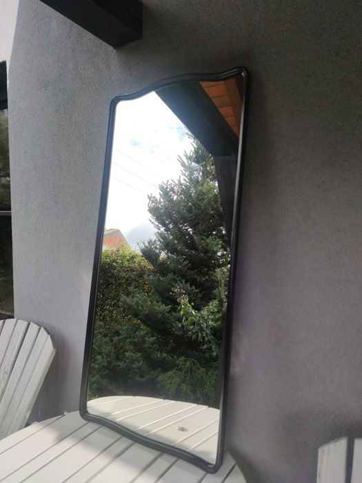 duze lustro drewniana rama czarna