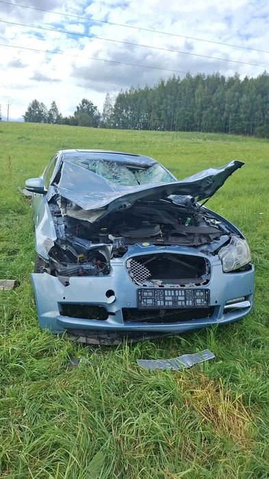 Jaguar XF S, po wypadku częsci 275km