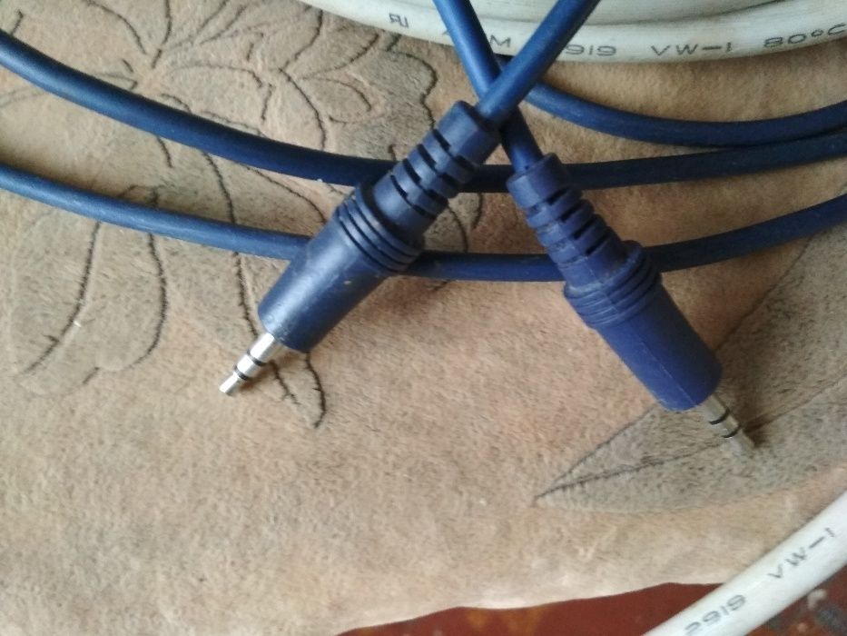 кабель VGA-VGA компьютер+телевизор)видео+звук