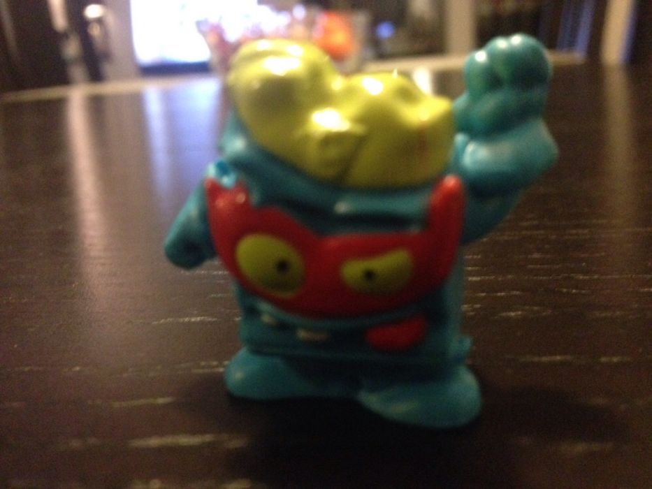 SUPER ZINGS 7 figurek+domek,nowe,nieużywane