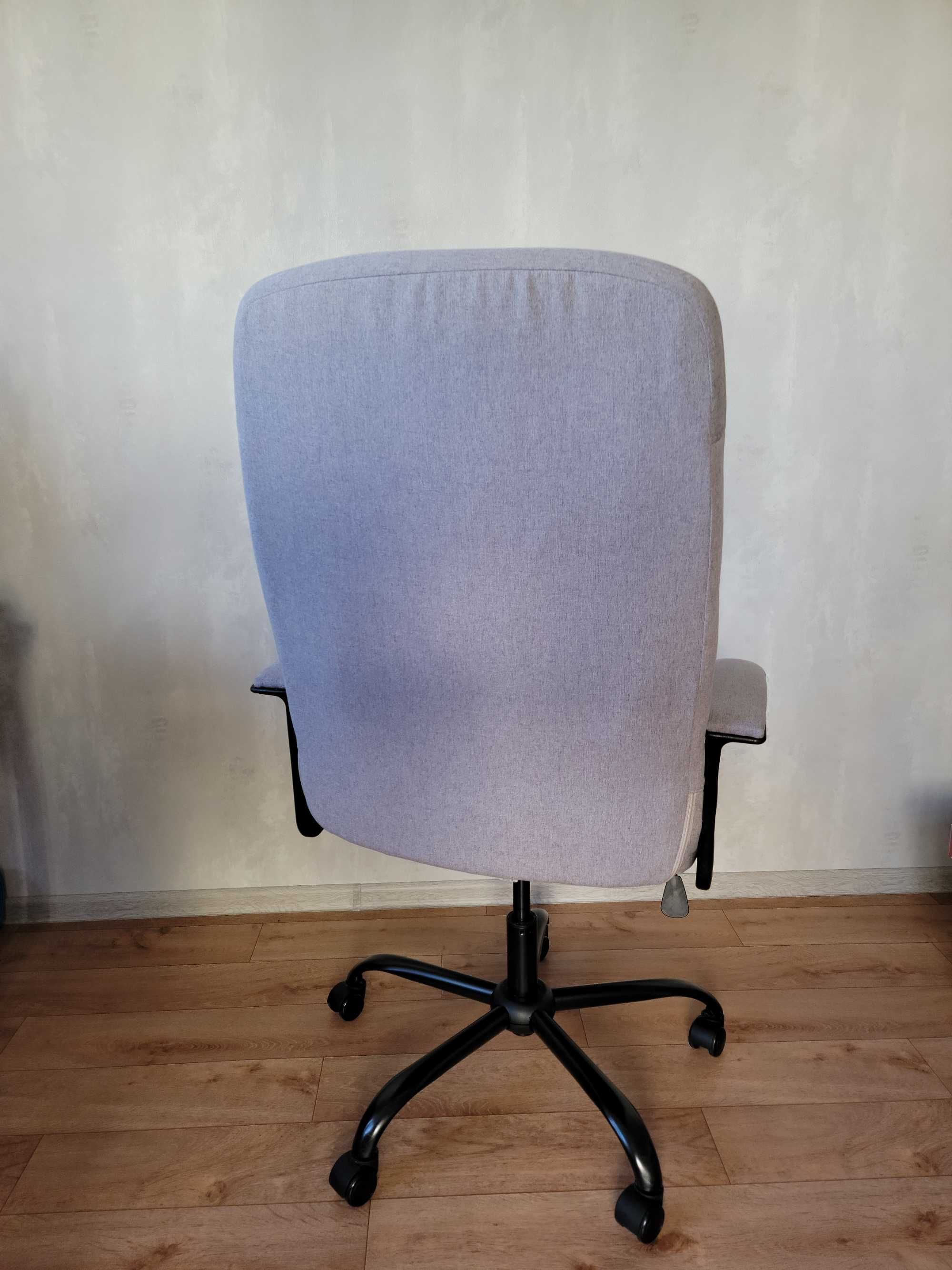 Крісло офісне JYSK SKODSBORG сіре