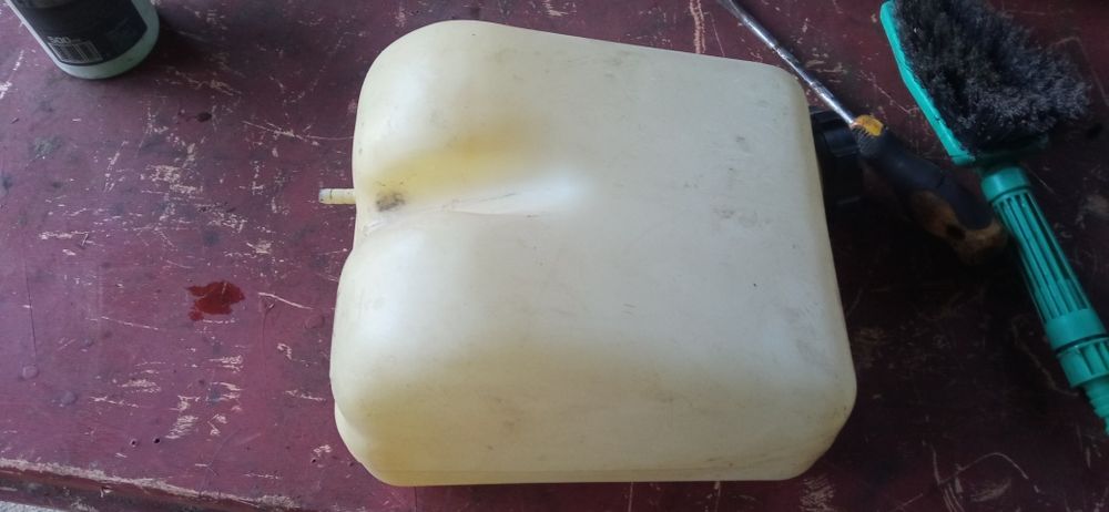 Traktorek kosiarka zbiornik paliwa