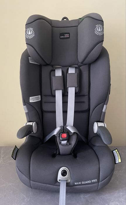 Дитяче автокрісло Britax (Safe n Sound Maxi Guard Pro)