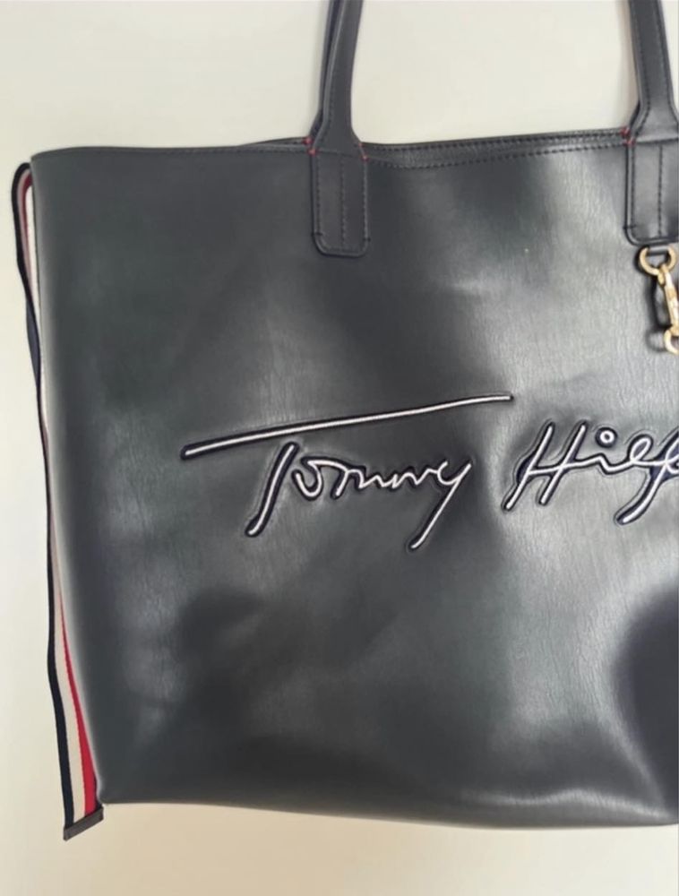 Torebka Shoperka Tommy Hilfiger Iconic Tommy Tote granatowa