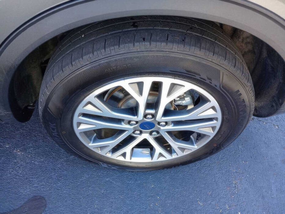 Ford Escape Hybrid SEL      2022