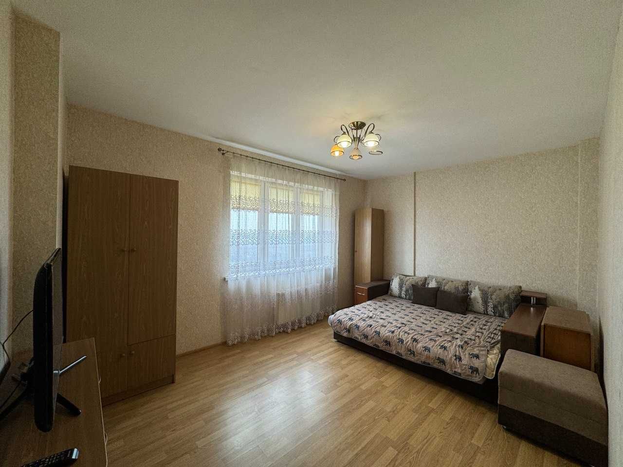 Продам 2-х кімнатну квартиру по Моторному пров. 9