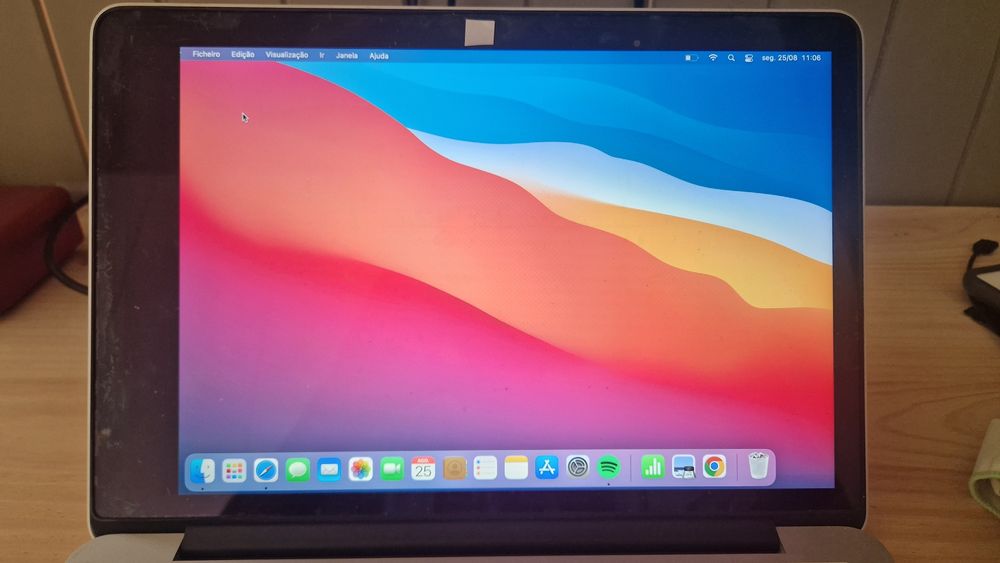 Macbook pro retina display 1364283958272513123