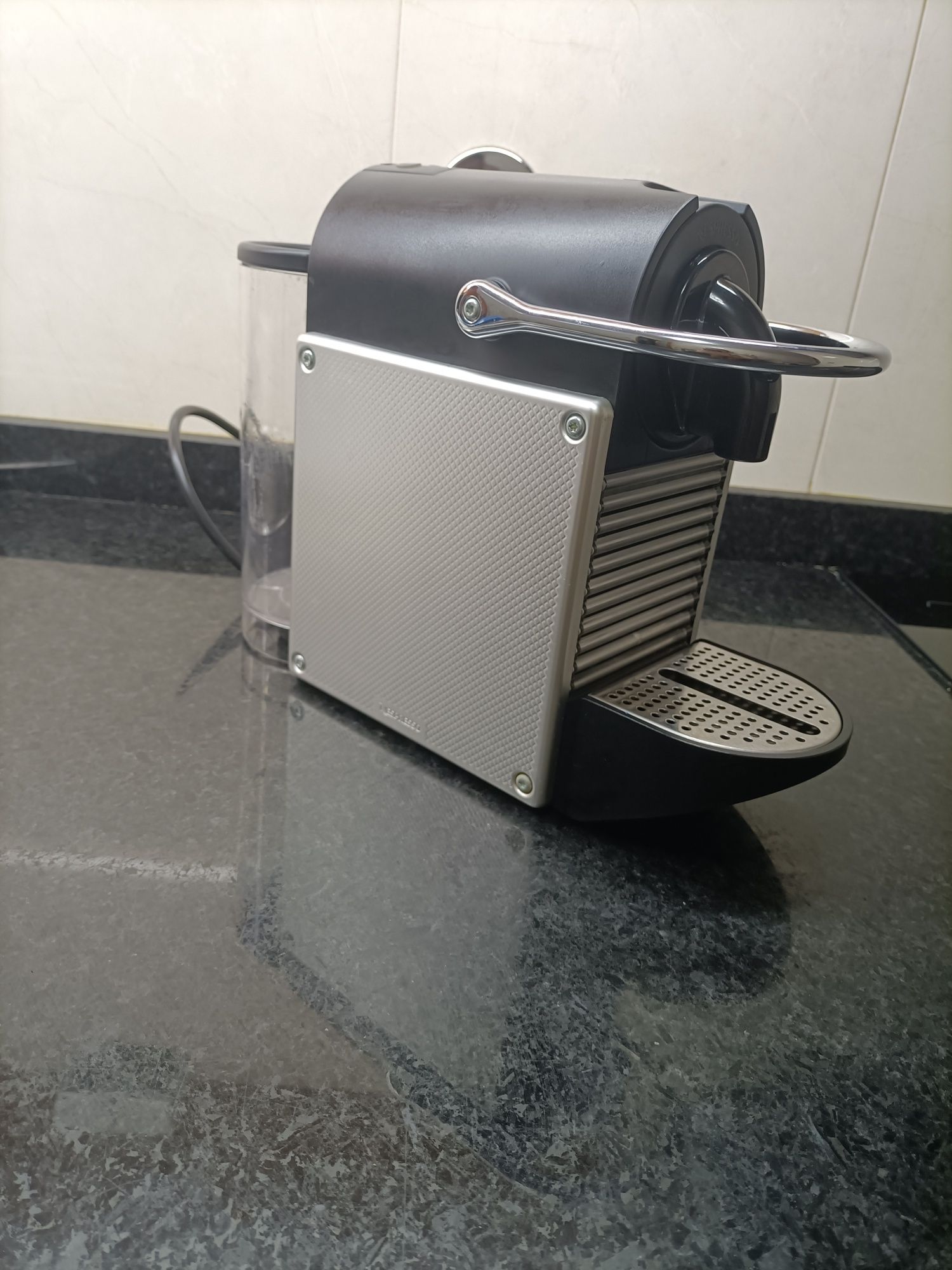 Máquina nespresso pixie