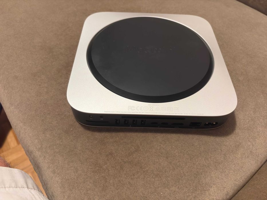 Komputer Apple Mac Mini + klawiatura Apple