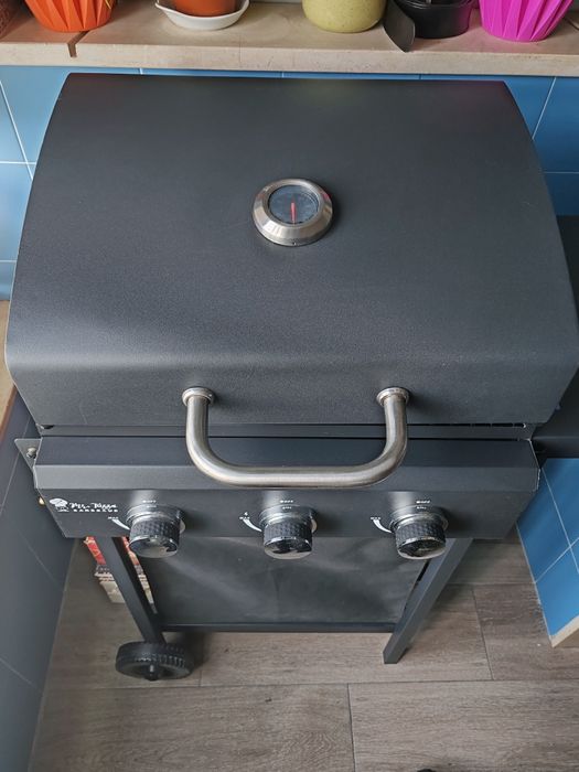 Barbecur a Gás Novo