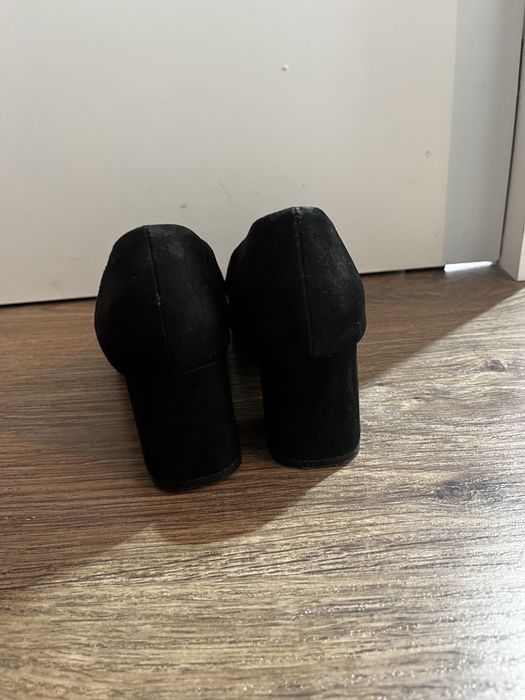 buty na obcasie zamszowe z CCC