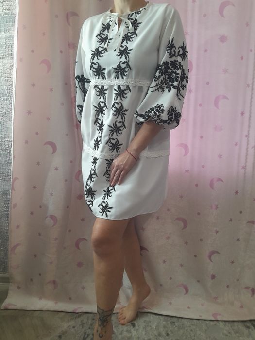 Сукня вишита бісером.