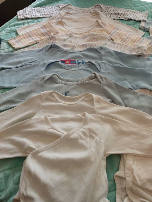 Roupas de bebé 0-9 meses menino e menina - interiores - 0,25 eur