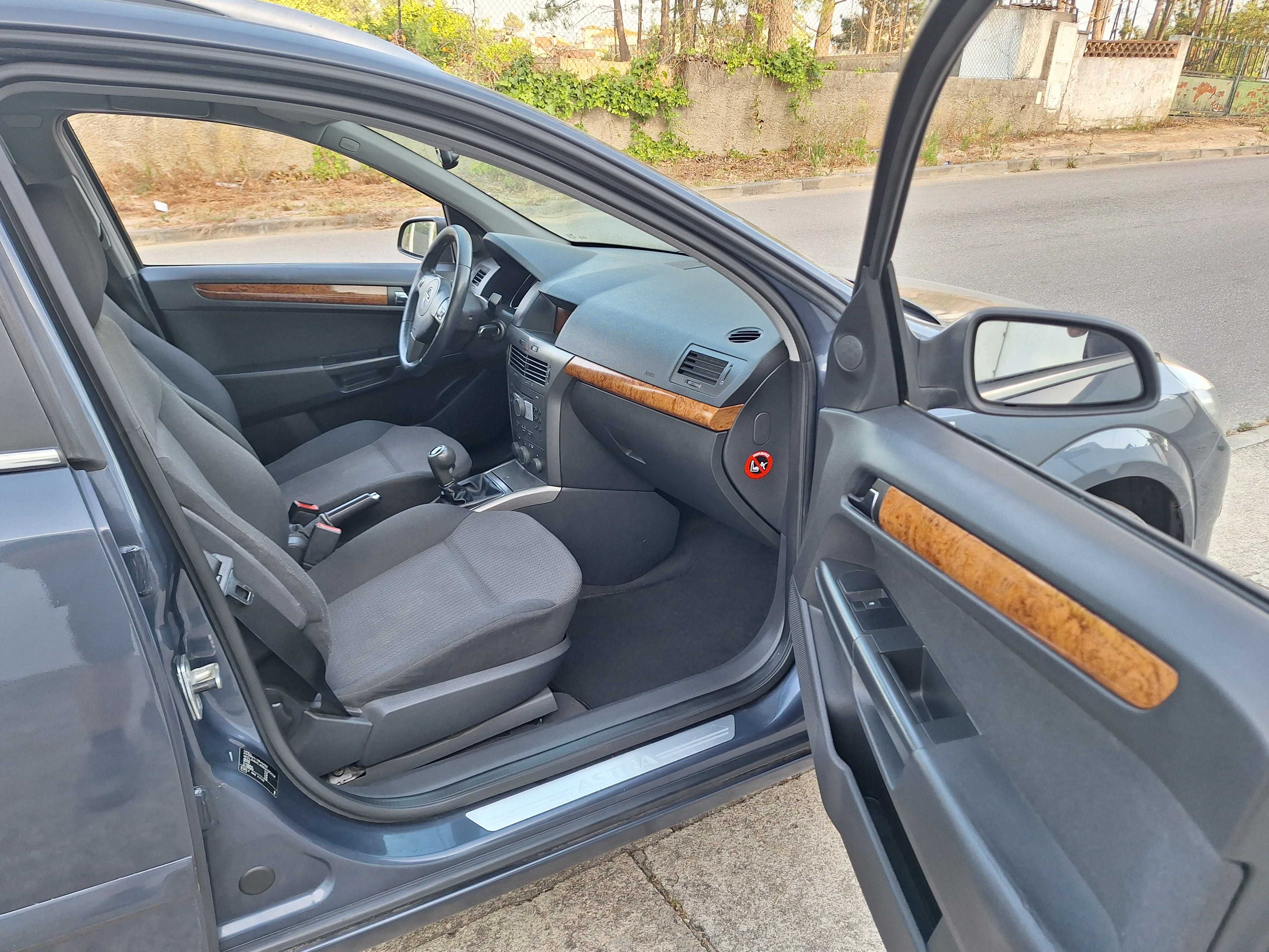 Opel Astra Station Wagon 1.3 CDTi ecoFLEX - 02/2006 - Muito ECONÓMICA