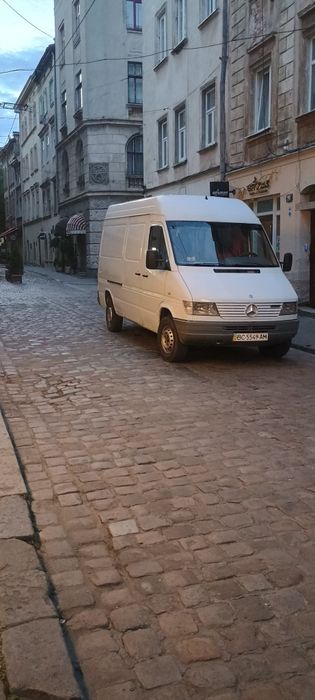 Вантажні перевезення. Оренда буса з водієм. Доставка. Вантажне таксі