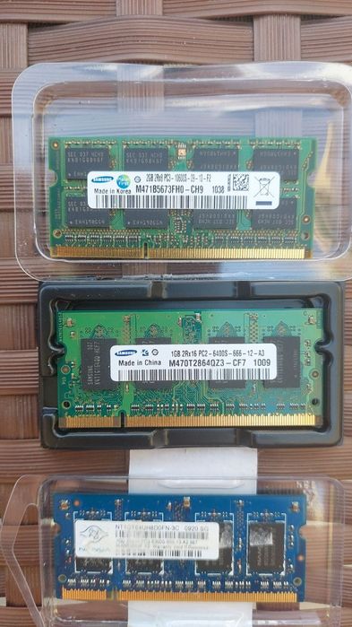 Продам  б/у оперативную память для ноутбука 
Samsung 1Gb ddr2
Samsung