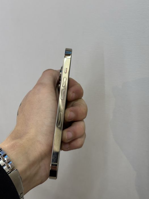 Вживаний Apple iPhone 14 Pro ( GOLD ) 128Gb