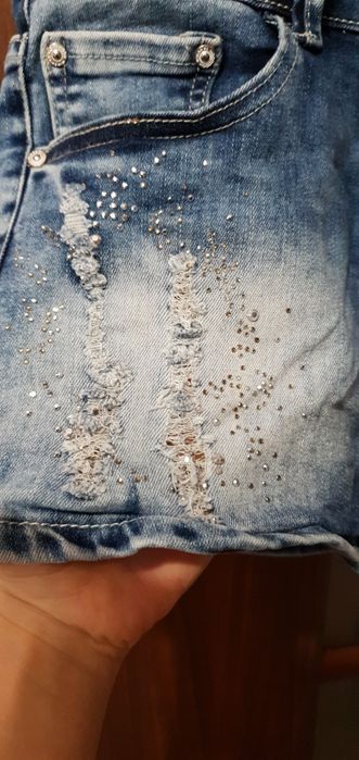 Piękny jeansowy kombinezon