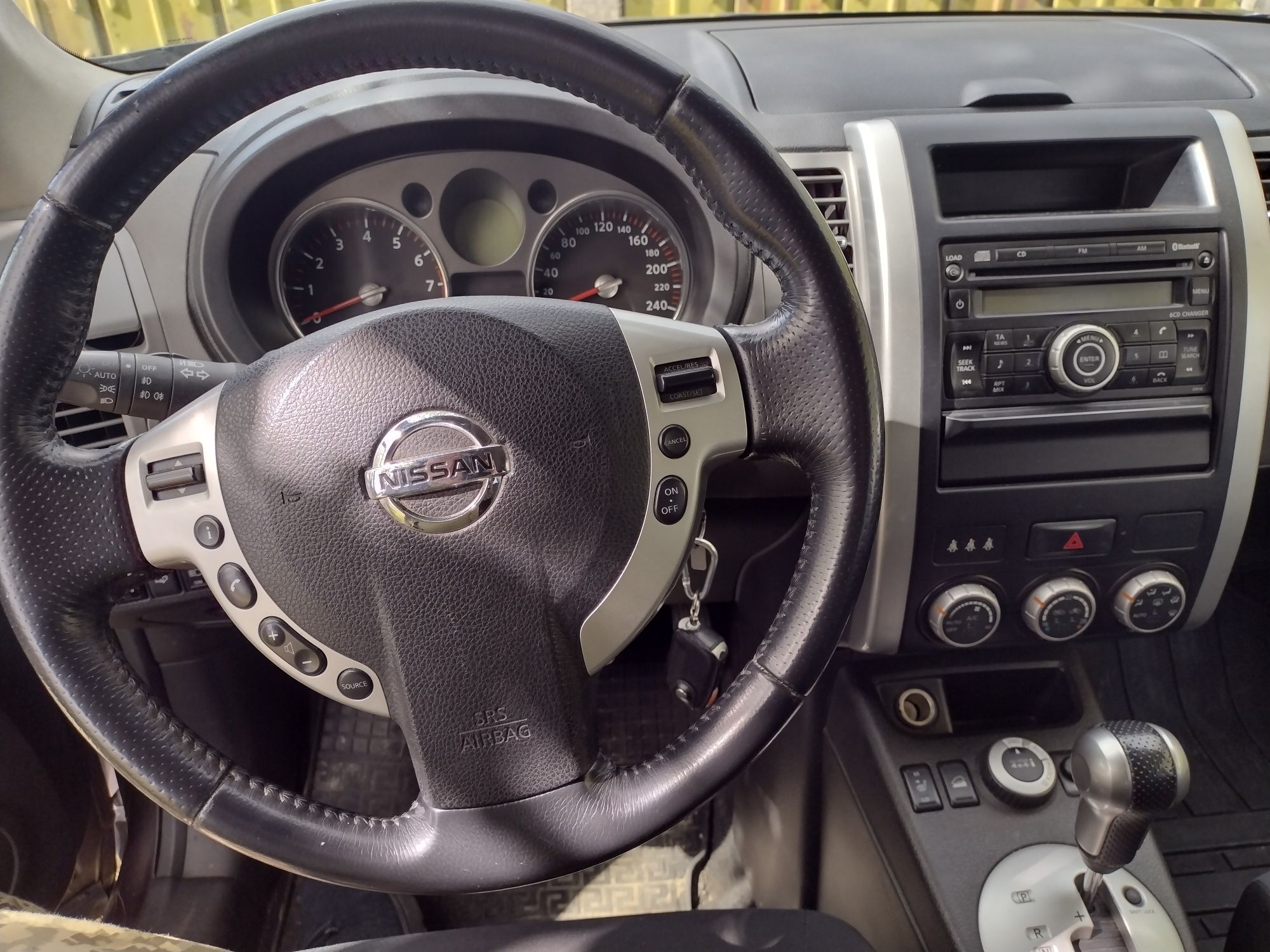 Продам NISSAN x-trail 2.5 газ/бензин