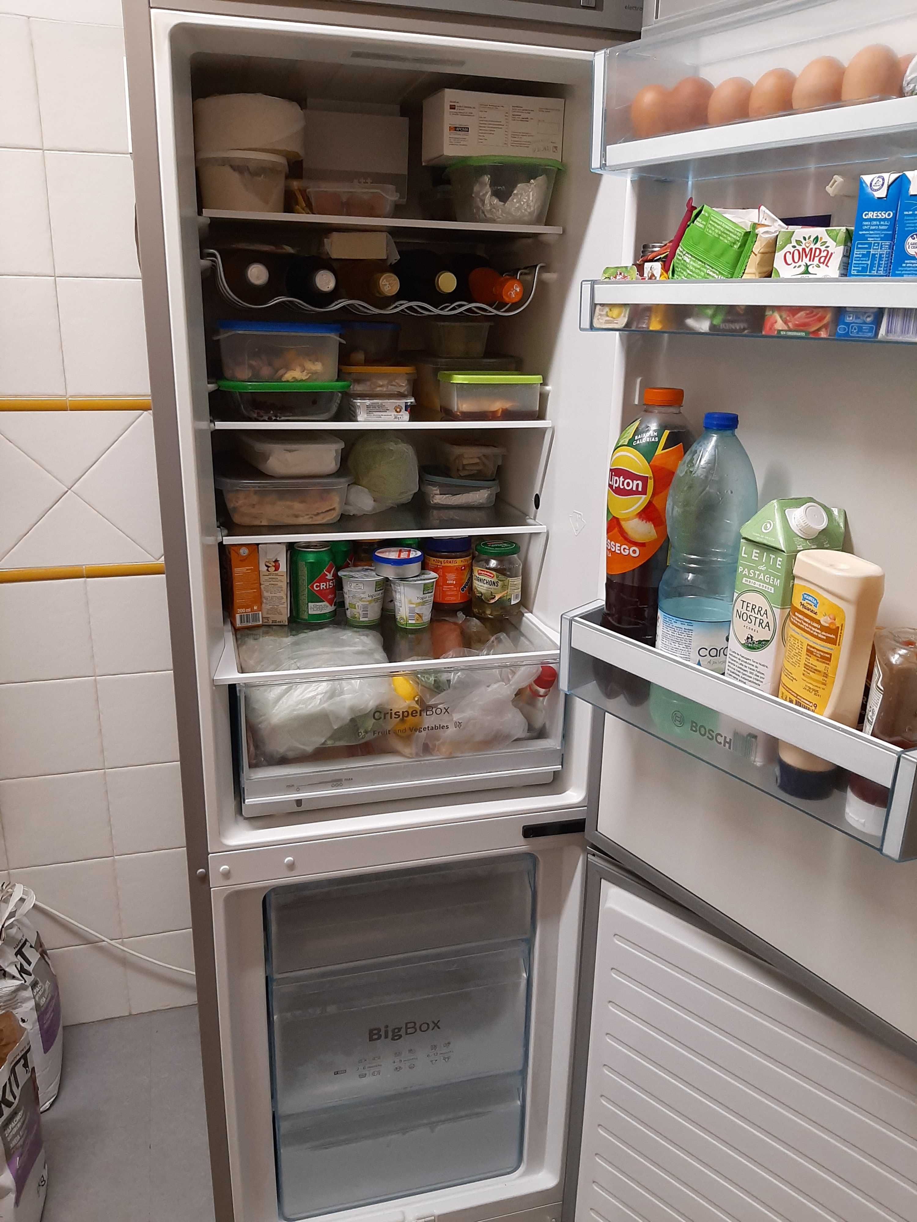 Frigorífico combinado Bosch acessórios de interior