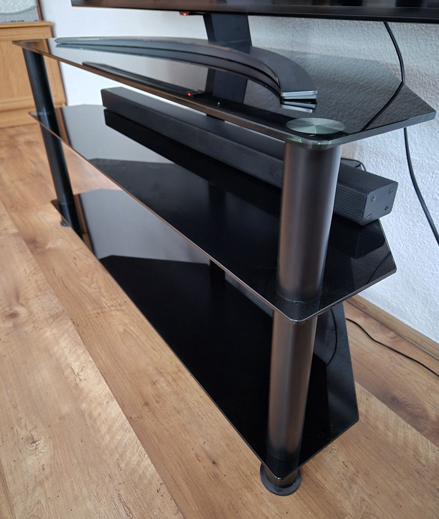 Stolik pod telewizor