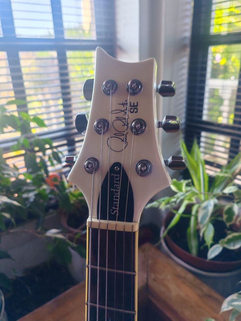 PRS SE Standard Custom 24 White Pearl Limited Edition
