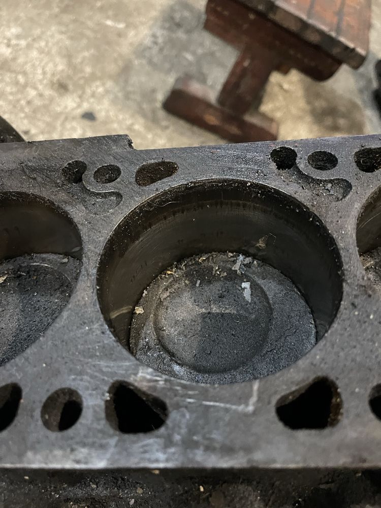 Блок низ двигуна Opel Omega A 2.0 C20NE