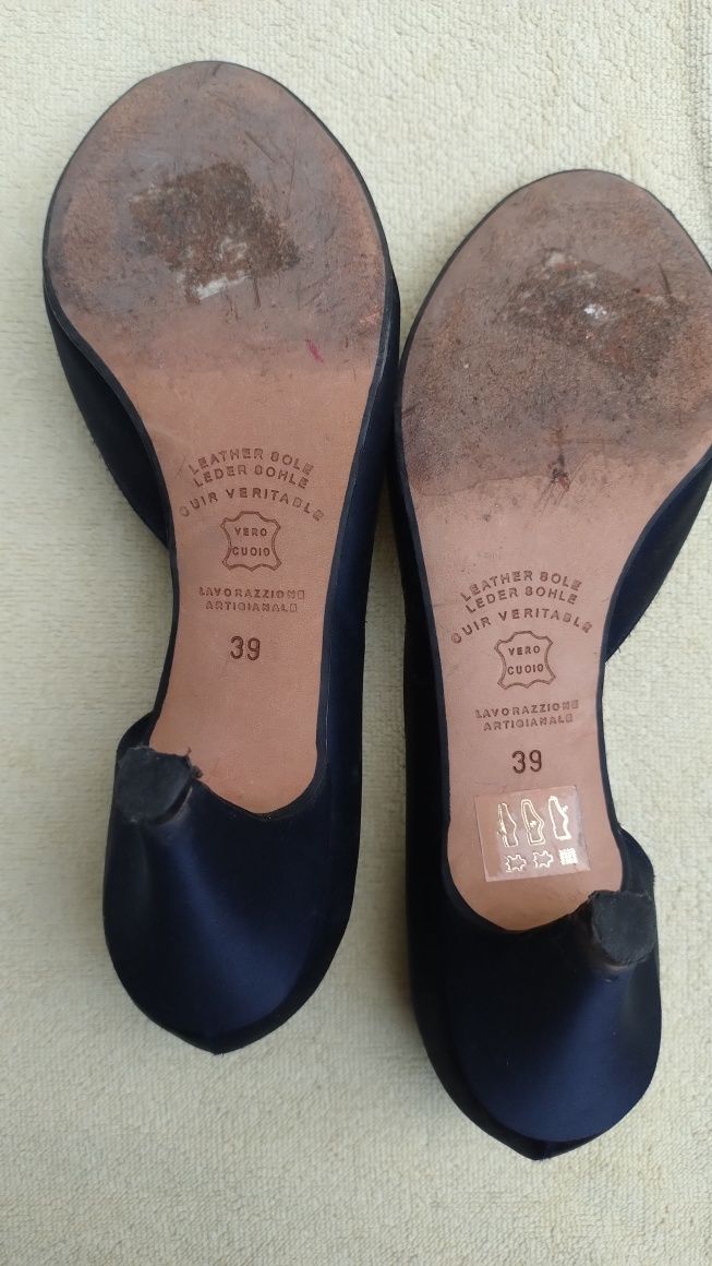 Sapatos de salto alto