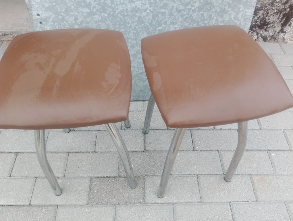 Taboret tapicerowany
