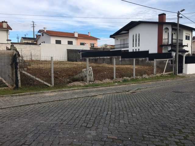 Terreno para Construção com Projeto Aprovado para Moradia