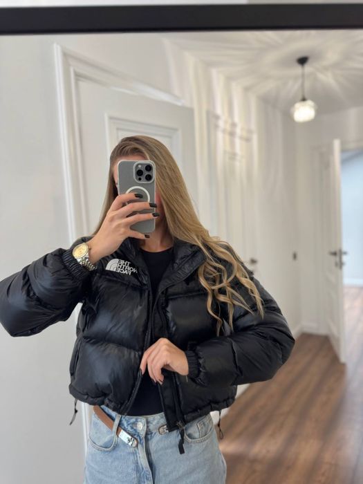 Пуховик жіночий north face чорний короткий базовий