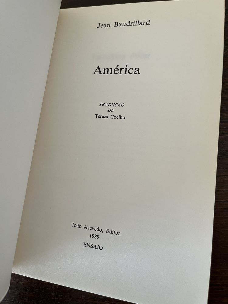 América de Jean Baudrillard