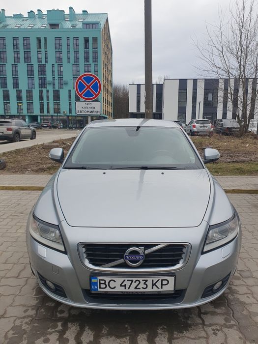 Автомобіль вольво