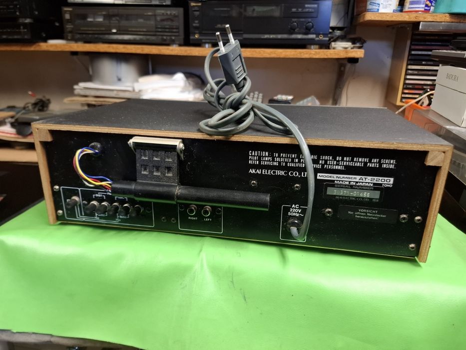 Tuner Akai AT 2200