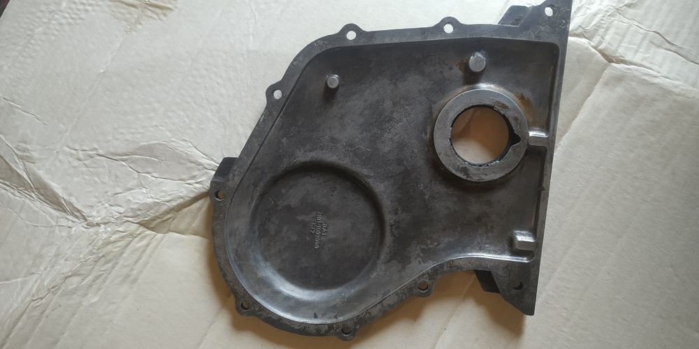 Крышка двигателя 2101