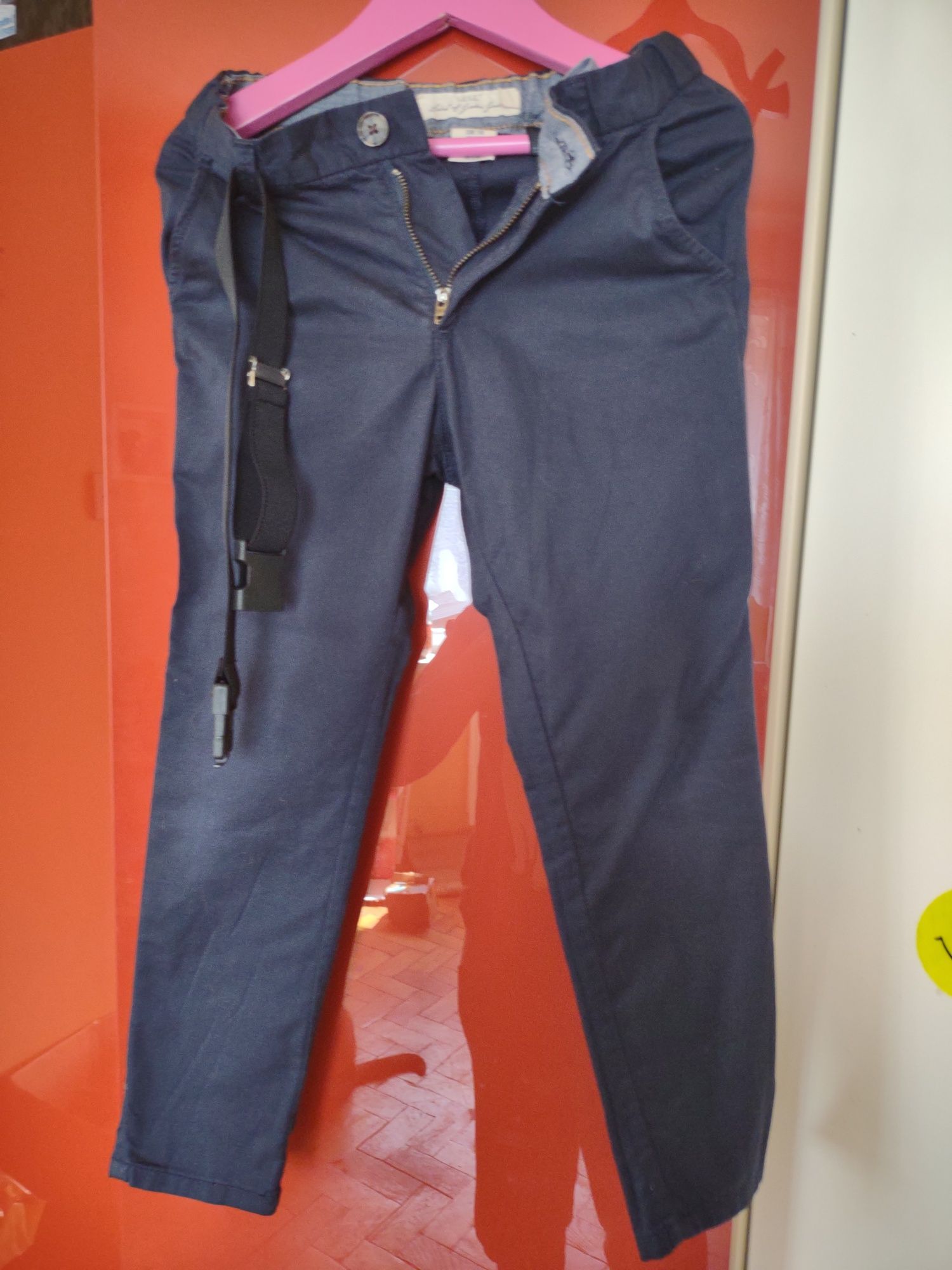 Spodnie materiałowe chłopięce r.116 cm.