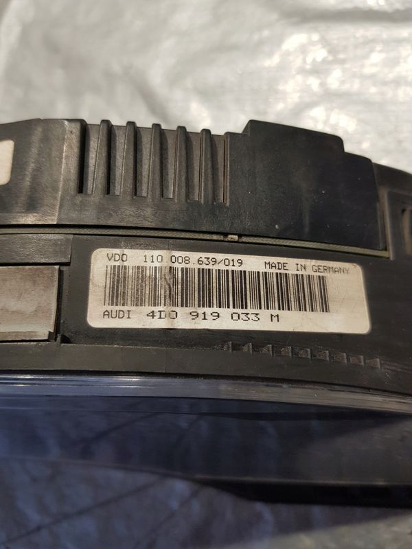 Zegary Audi A8d2/4.4 V8 Oe 4dm