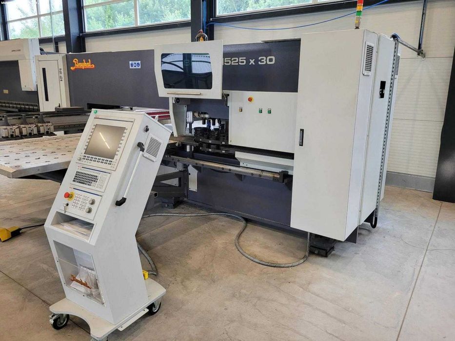 Wykrawarka do blachy BAYKAL BPM-T 1525x30