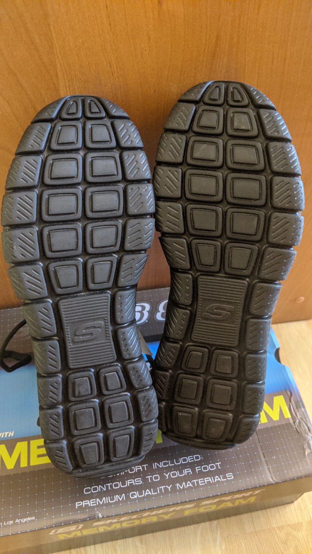 Кросівки Skechers Track Front Runner 9.5US