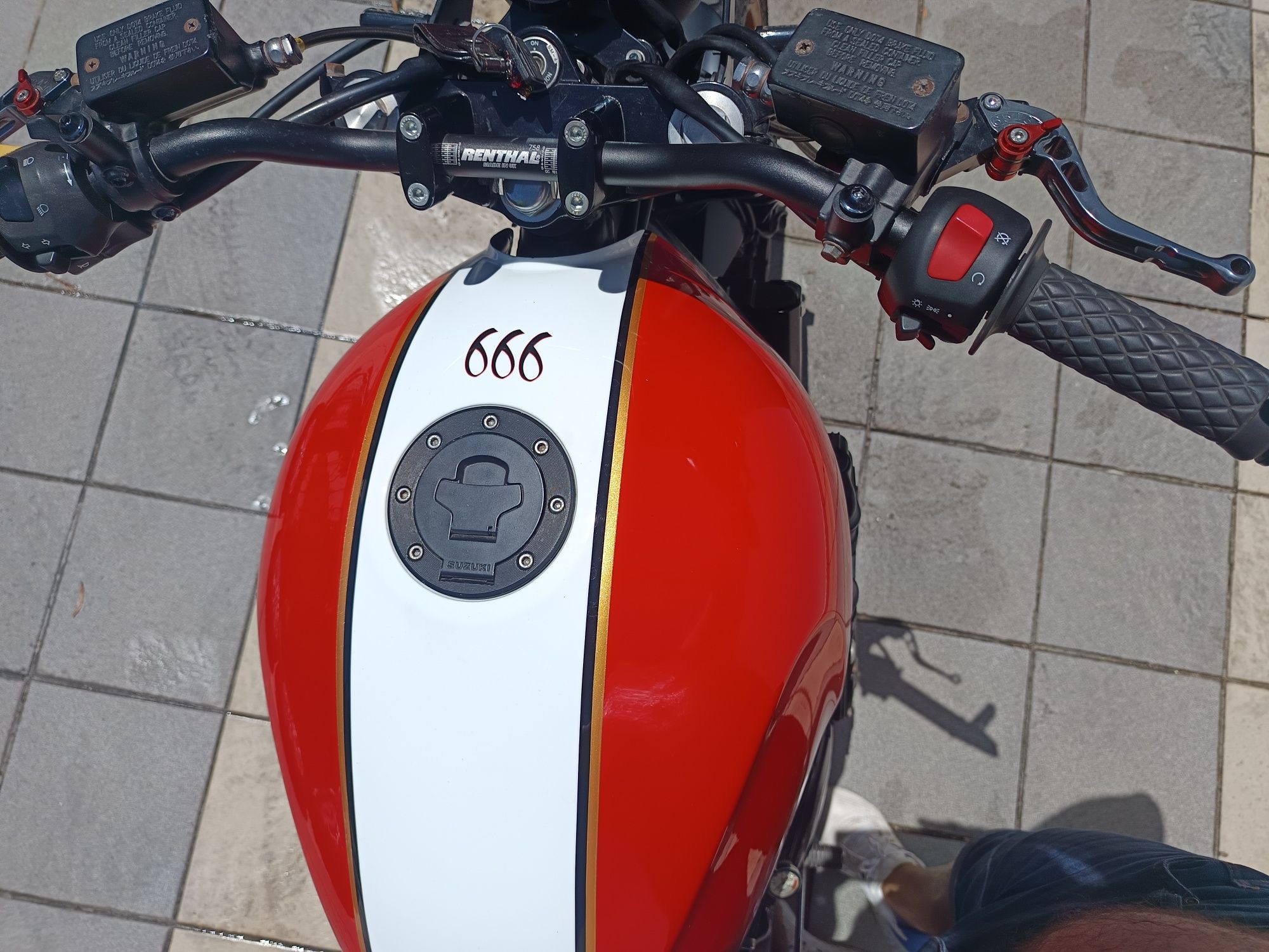 Suzuki GSX 1200 Inazuma Café Racer
