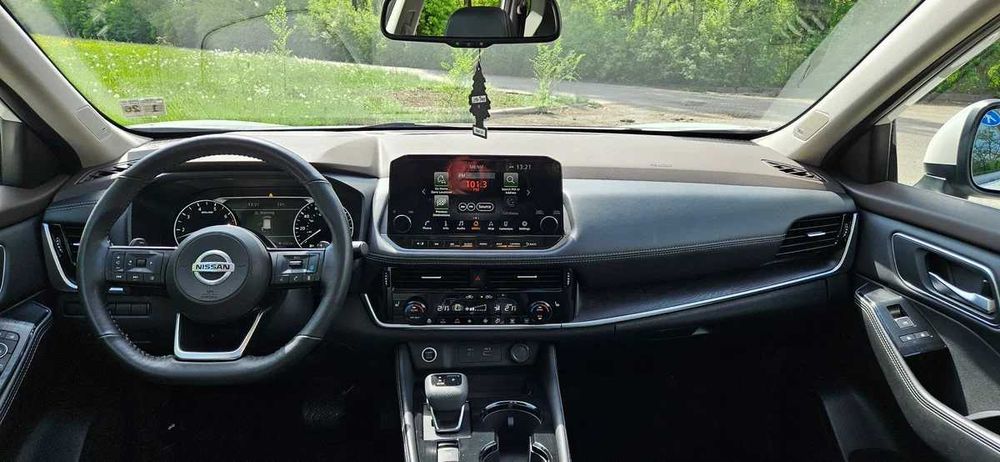 Nissan Rogue Т33 кузов 2.5 бензин  SL з НДС