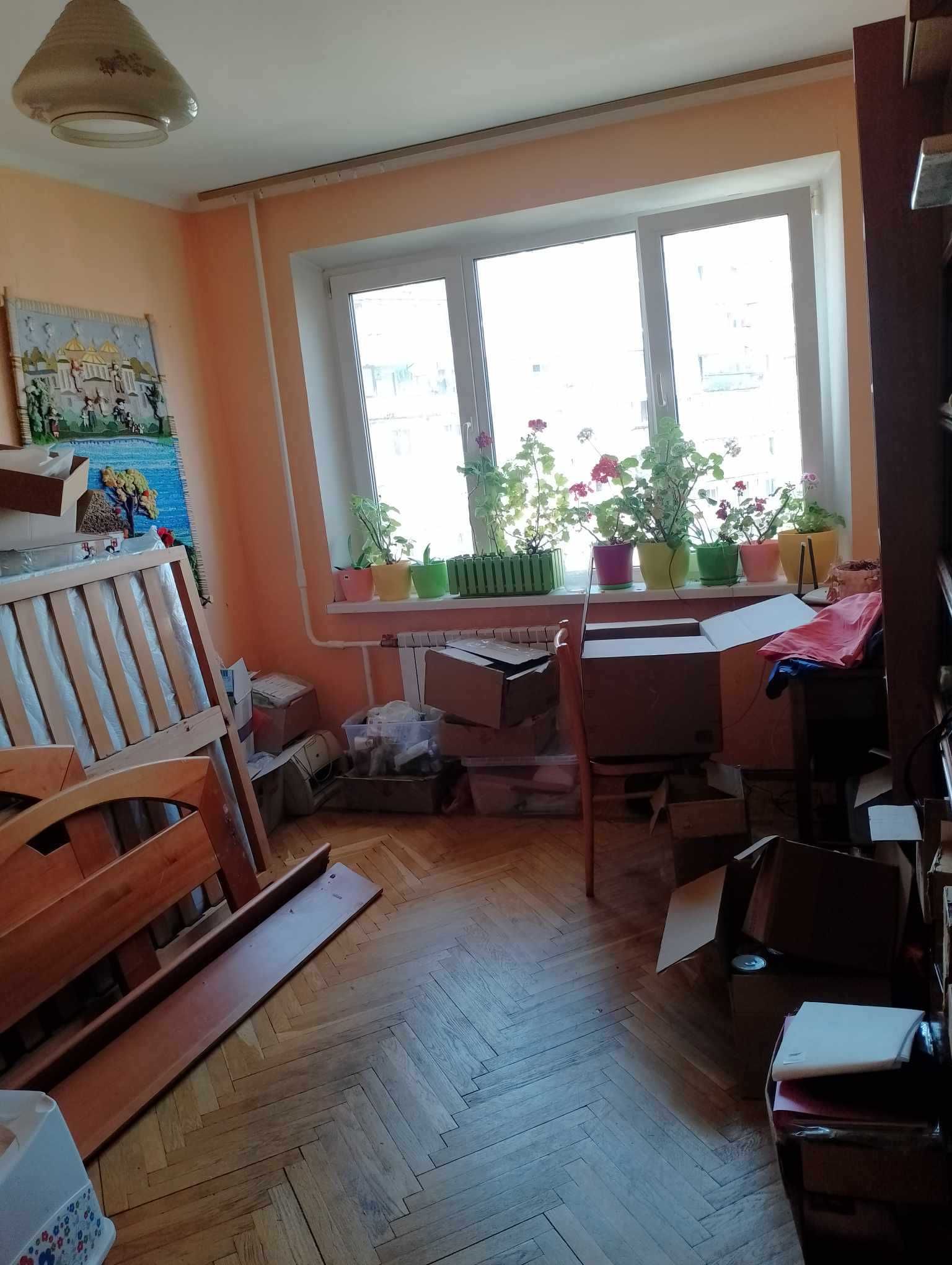 Продам трёхкомнатную квартиру на Оболони