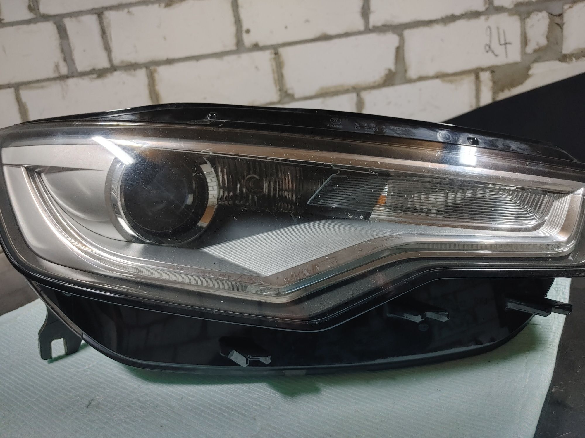 Lampa bi xenon audi a6 c7