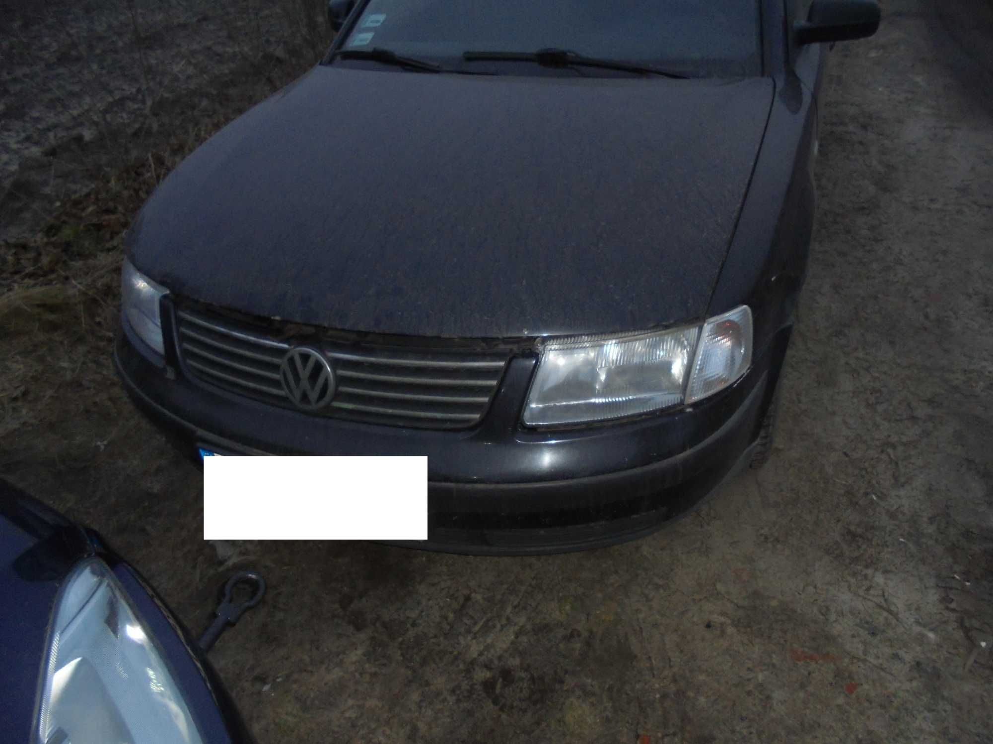 Volkswagen Passat B5 przed lift kombi drzwi kolor czarny