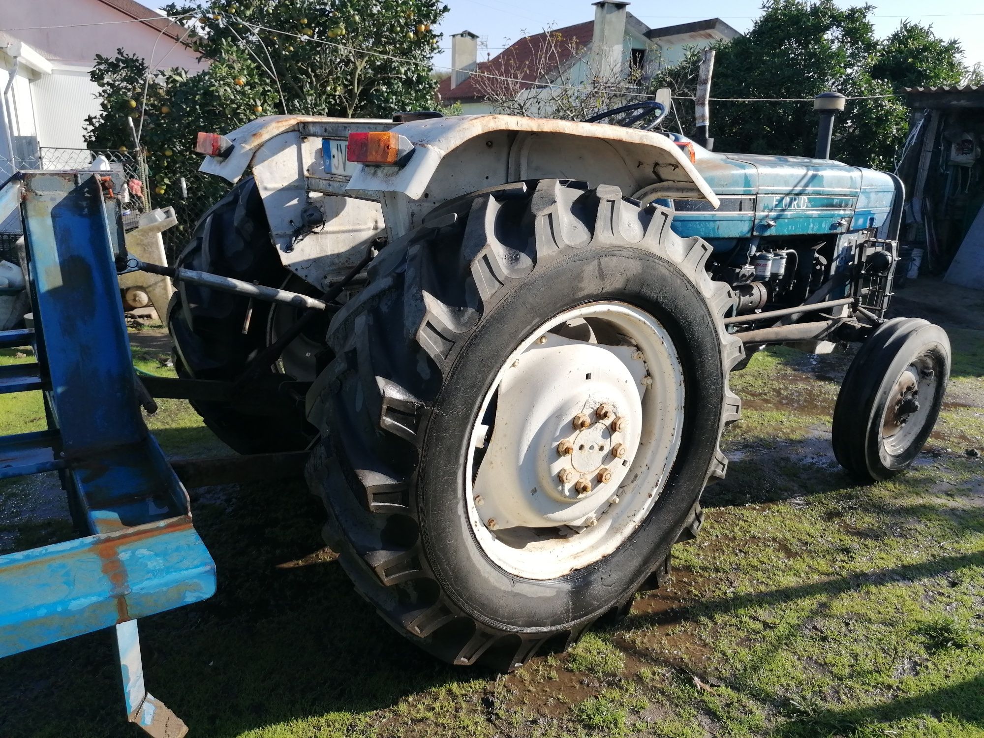 Trator Ford 2910