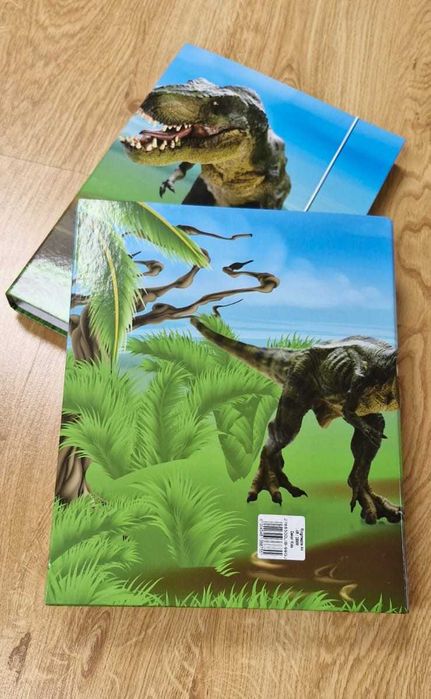 2 segregatory teczki dinozaury